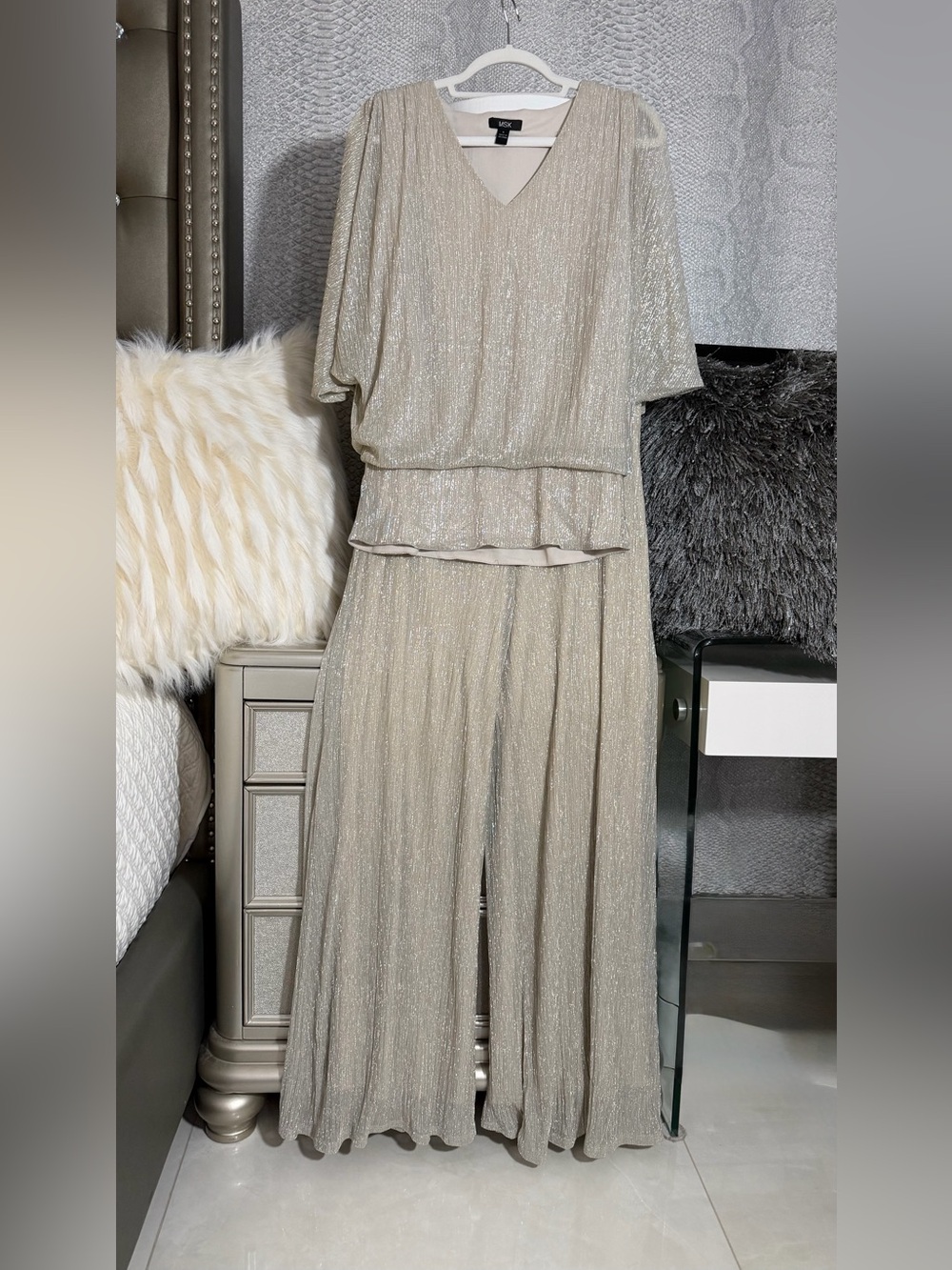 MSK Champagne Shimmer Plissé 2pc Pant Set Rhinestone Split Sleeve Large